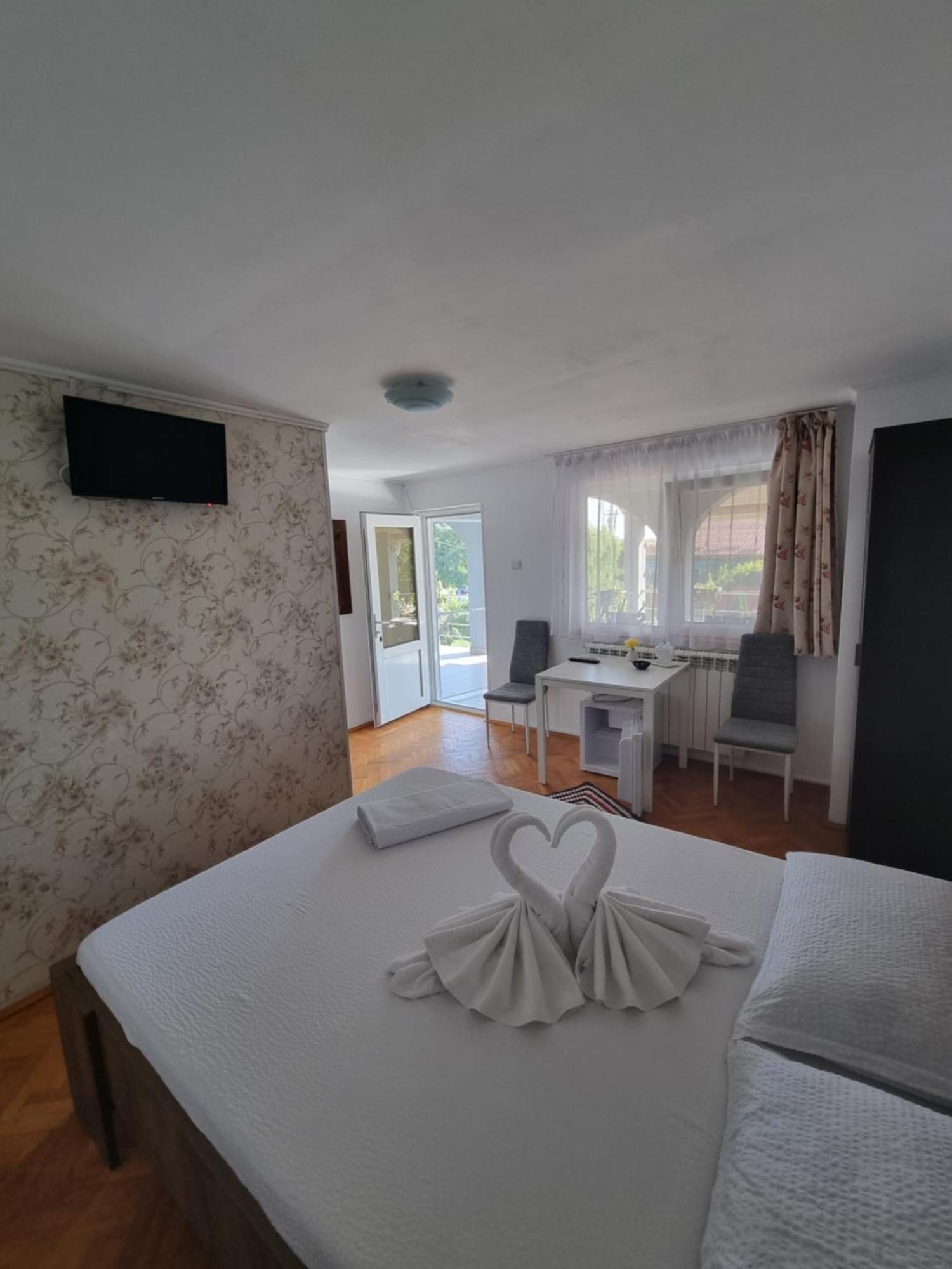 Casa Cu Trandafiri Murighiol Dış mekan fotoğraf