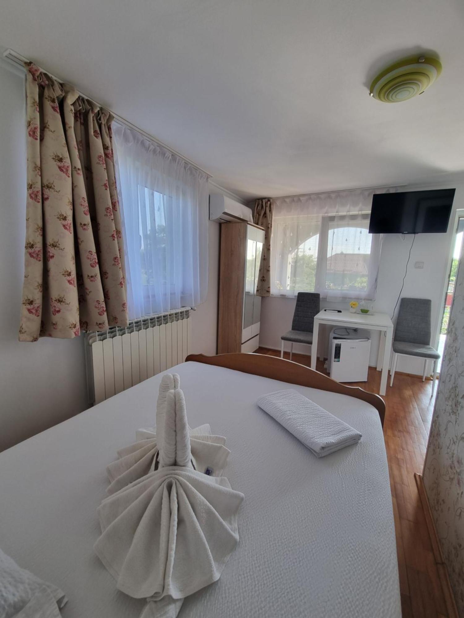 Casa Cu Trandafiri Murighiol Dış mekan fotoğraf