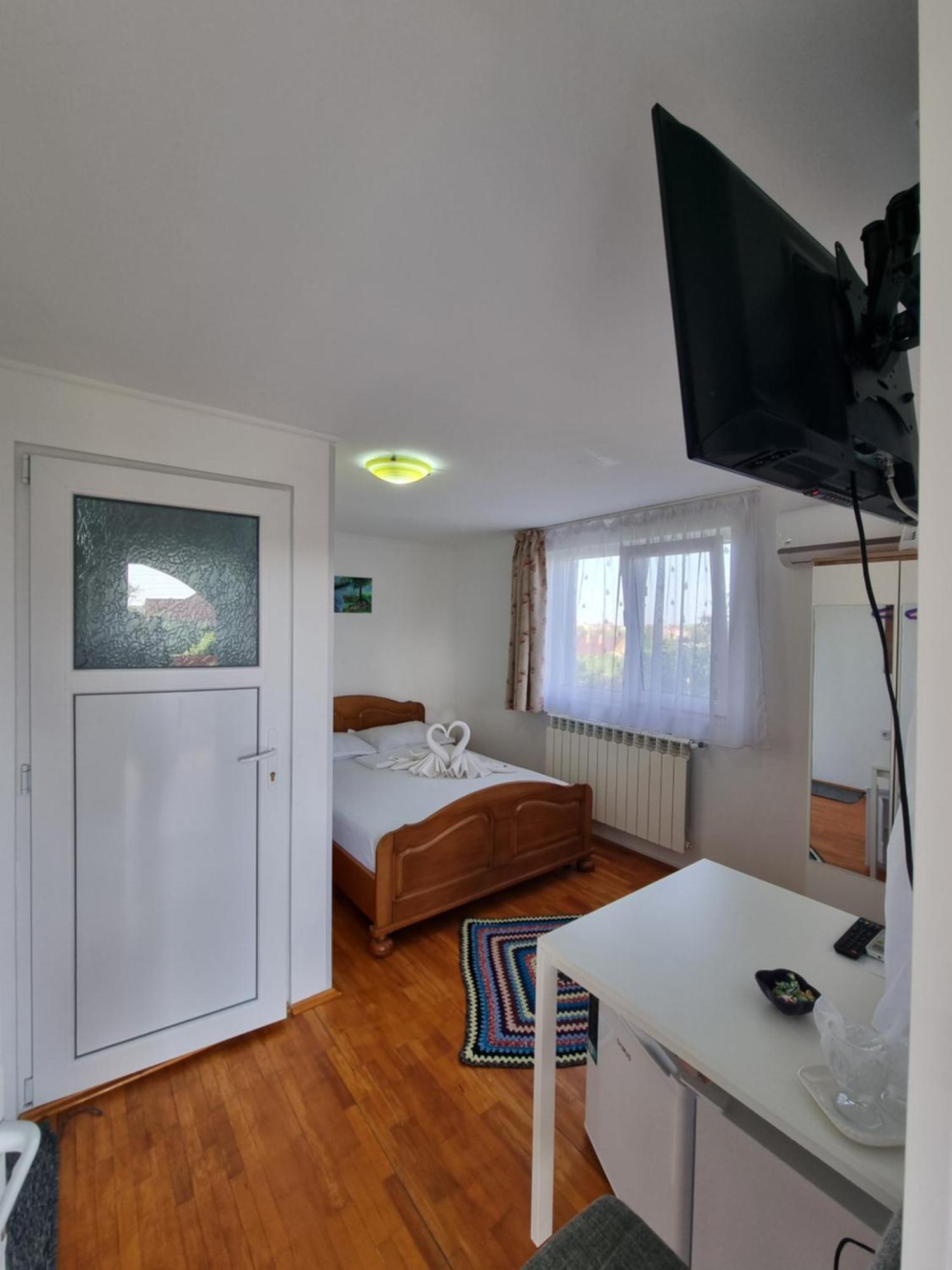 Casa Cu Trandafiri Murighiol Dış mekan fotoğraf
