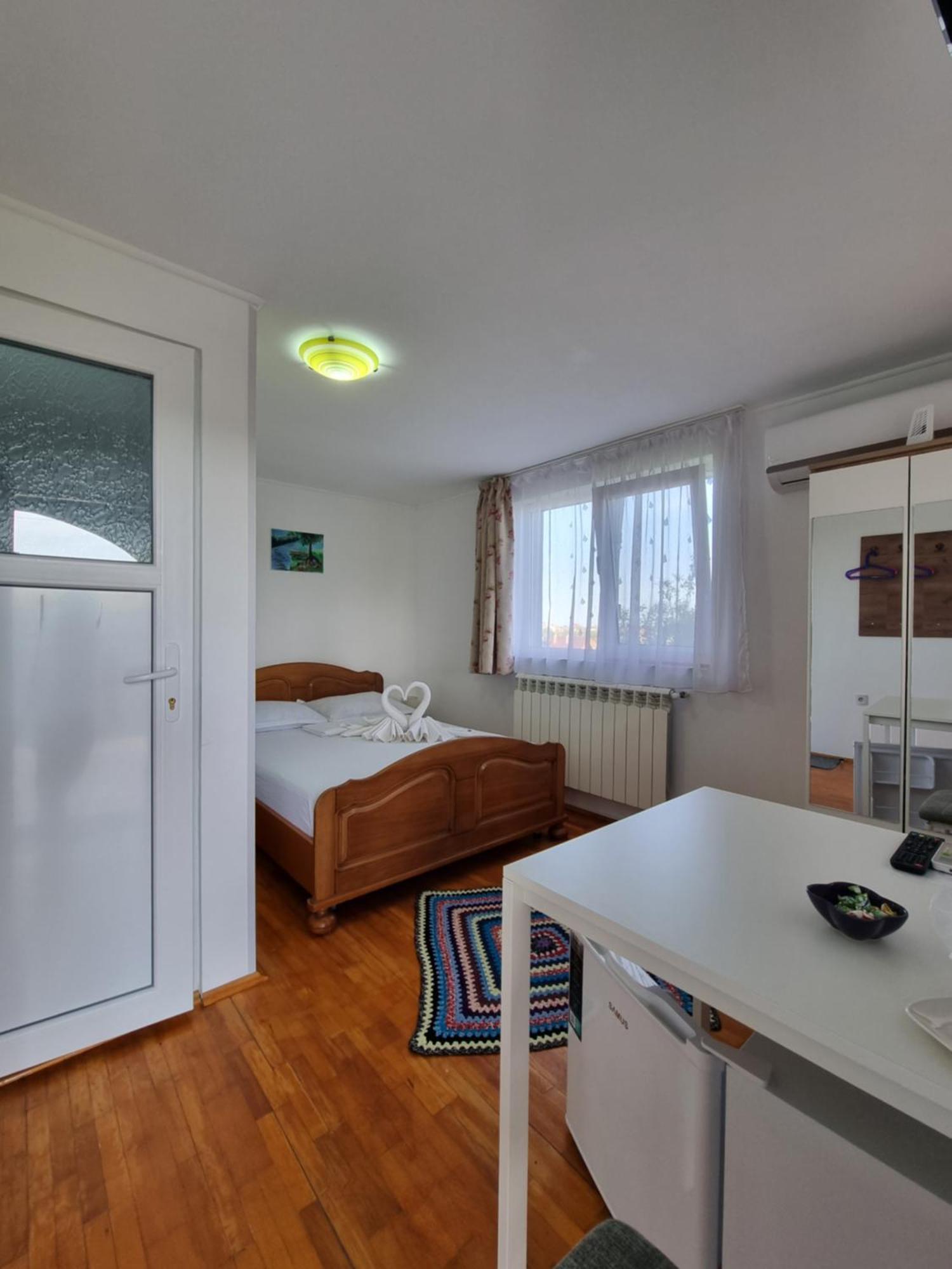 Casa Cu Trandafiri Murighiol Dış mekan fotoğraf